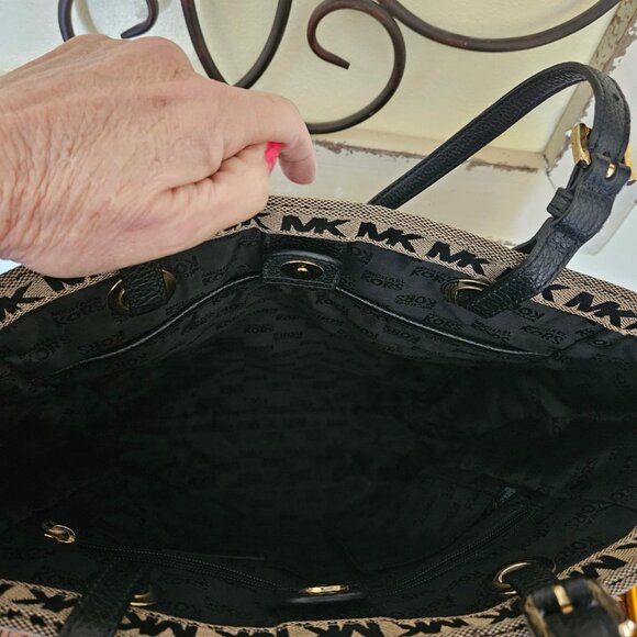 Michael Kors Jet Set Tan and Black Monogram Tote Shoulder Bag - Picture 8 of 12